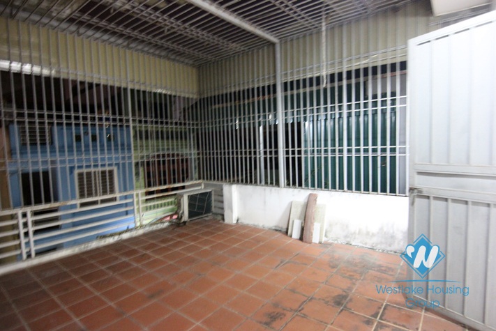 Cheap and nice house with 04 bedrooms for rent in Tay Ho area 